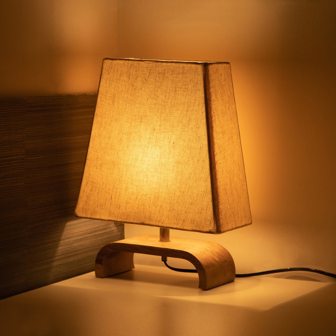 LAMP-000126_1.jpg