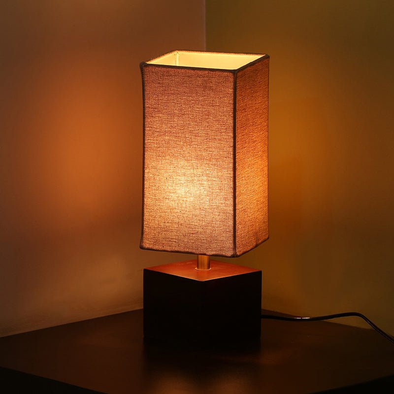 LAMP-00042_1.jpg