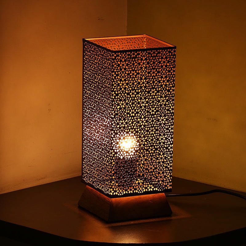 LAMP-00046_1.jpg