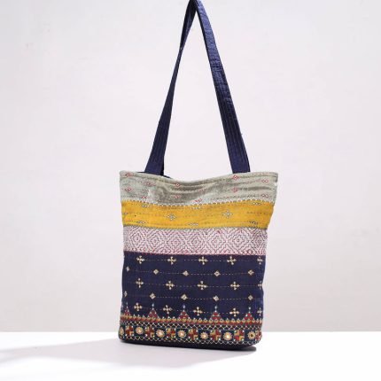 Kutch Pakko Neran Khudisebha Hand Embroidery Silk Shoulder Bag