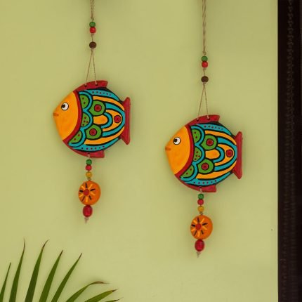 Hand-painted Terracotta Decorative Wall Hanging (Set of 2)